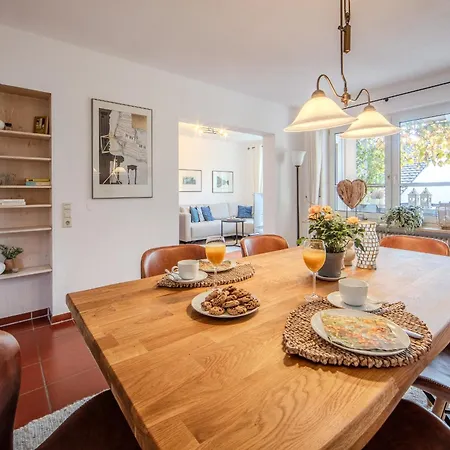 Jolie's Nyaraló Iznang