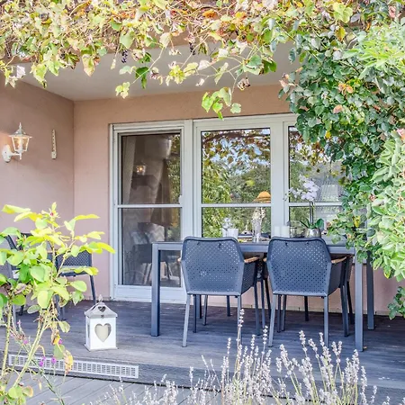 Nyaraló Jolie's Iznang